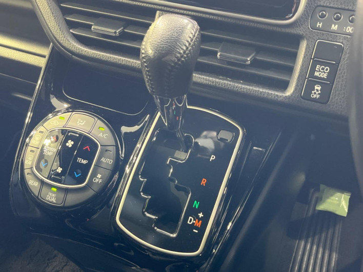 2016 Toyota Noah DBA-ZRR80W (UW-69ef590257195)[27]