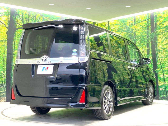 2017 Toyota Voxy DBA-ZRR80W (UW-69ef590281b94)[10]
