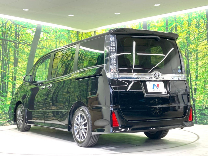 2017 Toyota Voxy DBA-ZRR80W (UW-69ef590281b94)[12]