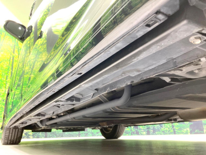2017 Toyota Voxy DBA-ZRR80W (UW-69ef590281b94)[21]