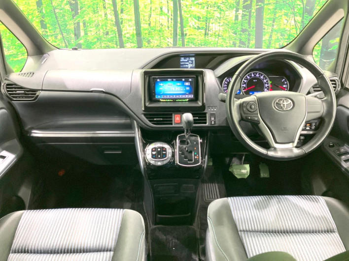 2017 Toyota Voxy DBA-ZRR80W (UW-69ef590281b94)[23]