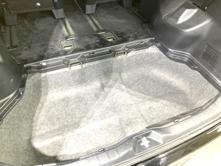 2017 Toyota Voxy DBA-ZRR80W (UW-69ef590281b94)[18]