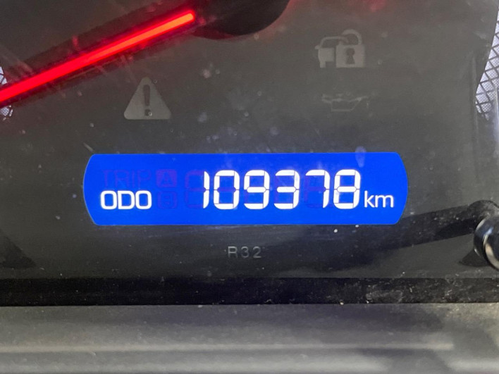 2017 Toyota Noah DBA-ZRR80W (UW-69ef5902a1f9f)[2]