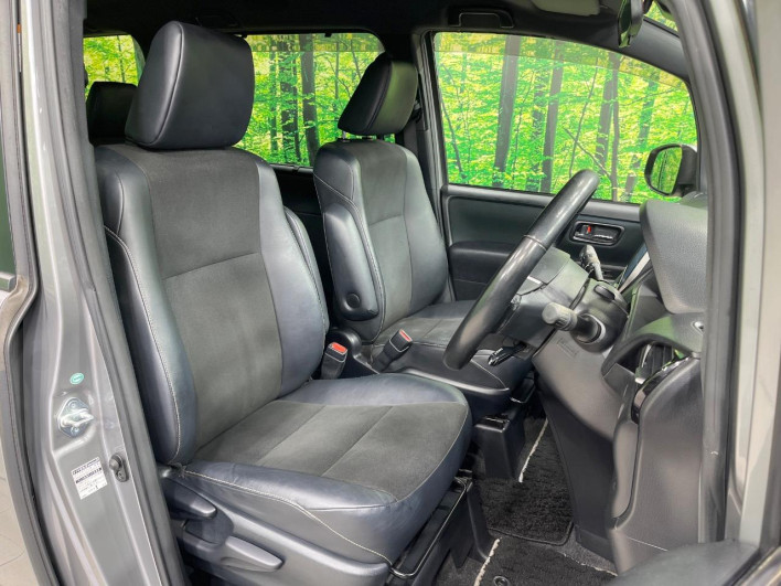 2017 Toyota Noah DBA-ZRR80W (UW-69ef5902a1f9f)[17]