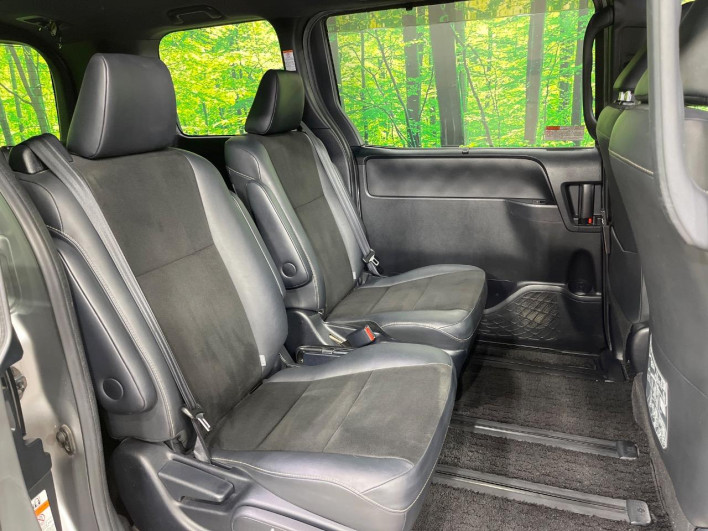 2017 Toyota Noah DBA-ZRR80W (UW-69ef5902a1f9f)[18]