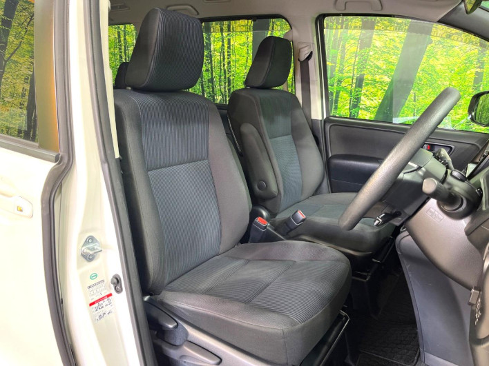 2017 Toyota Voxy DBA-ZRR80G (UW-69ef5904104c6)[24]