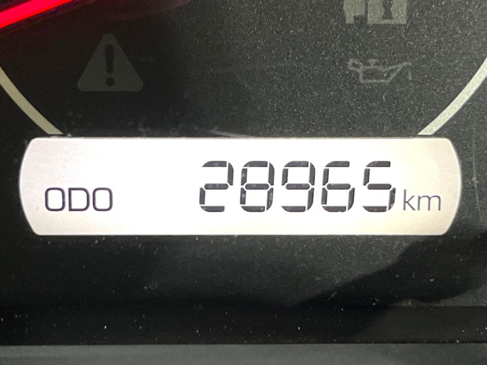 2017 Toyota Voxy DBA-ZRR80G (UW-69ef5904104c6)[2]