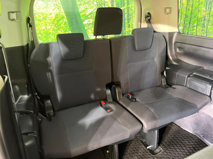 2017 Toyota Voxy DBA-ZRR80G (UW-69ef5904104c6)[29]