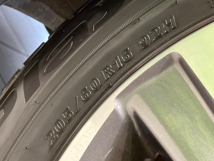 2018 Toyota Voxy DBA-ZRR80W (UW-69ef59044371f)[7]