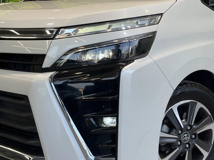 2018 Toyota Voxy DBA-ZRR80W (UW-69ef59044371f)[10]