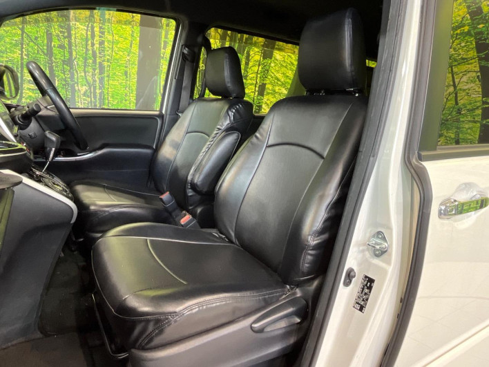 2018 Toyota Voxy DBA-ZRR80W (UW-69ef59044371f)[12]