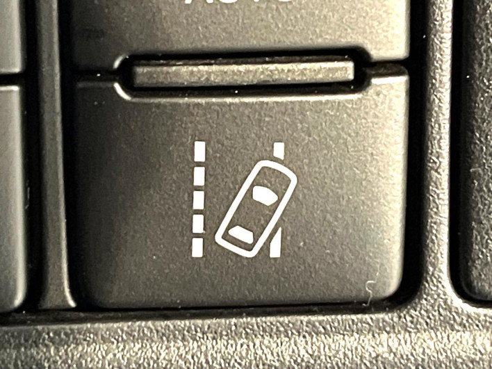 2018 Toyota Voxy DBA-ZRR80W (UW-69ef590497aff)[14]