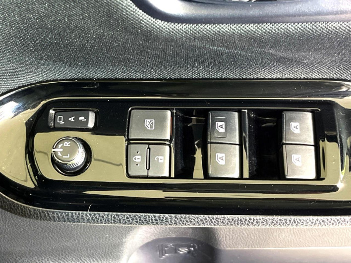 2018 Toyota Voxy DBA-ZRR80W (UW-69ef590497aff)[10]