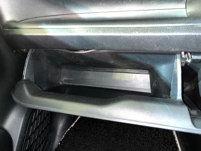 2018 Toyota Voxy DBA-ZRR80W (UW-69ef590497aff)[25]