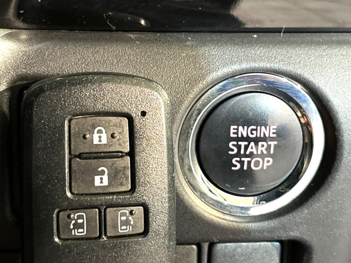 2018 Toyota Voxy DBA-ZRR80W (UW-69ef590497aff)[12]