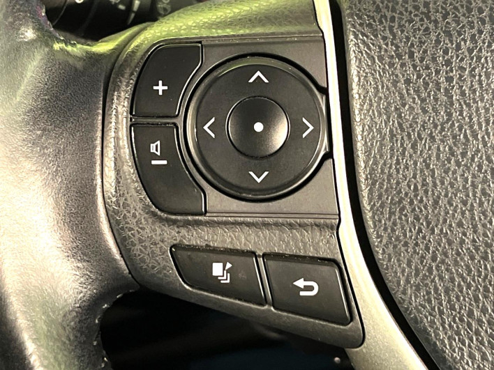 2018 Toyota Voxy DBA-ZRR80W (UW-69ef590497aff)[28]