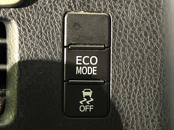 2018 Toyota Voxy DBA-ZRR80W (UW-69ef590497aff)[21]