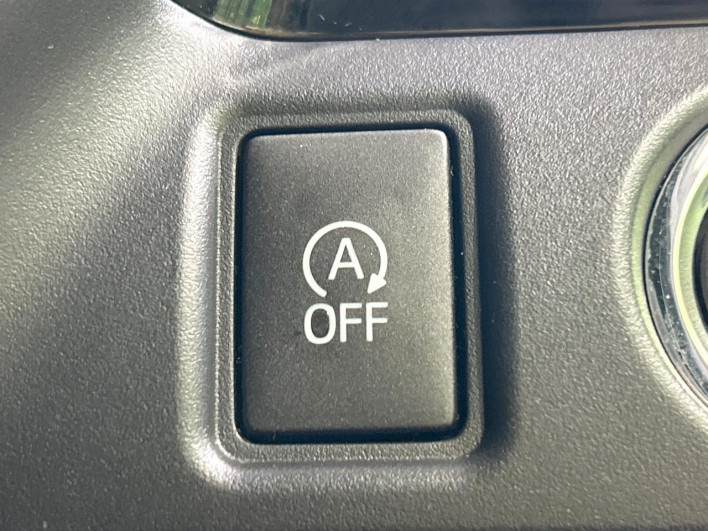 2018 Toyota Noah DBA-ZRR80G (UW-69ef590499cf9)[19]