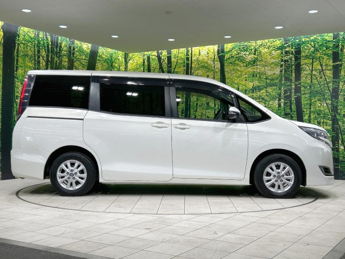 2018 Toyota Noah DBA-ZRR80G (UW-69ef590499cf9)[10]