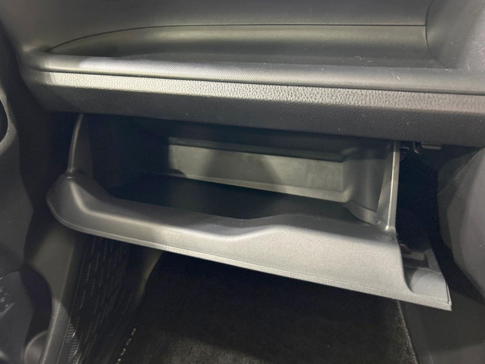 2018 Toyota Noah DBA-ZRR80G (UW-69ef590499cf9)[22]