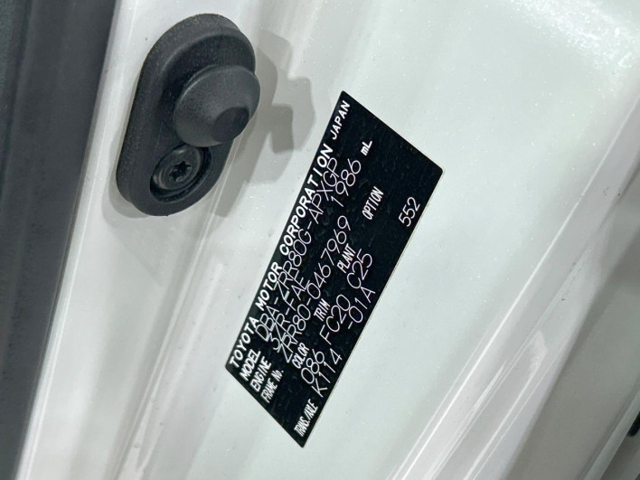 2018 Toyota Noah DBA-ZRR80G (UW-69ef590499cf9)[1]