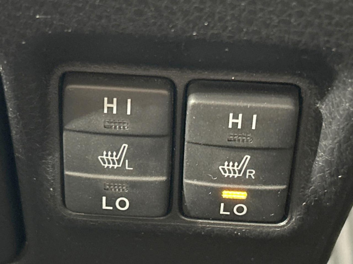 2018 Toyota Noah DBA-ZRR80G (UW-69ef590499cf9)[28]