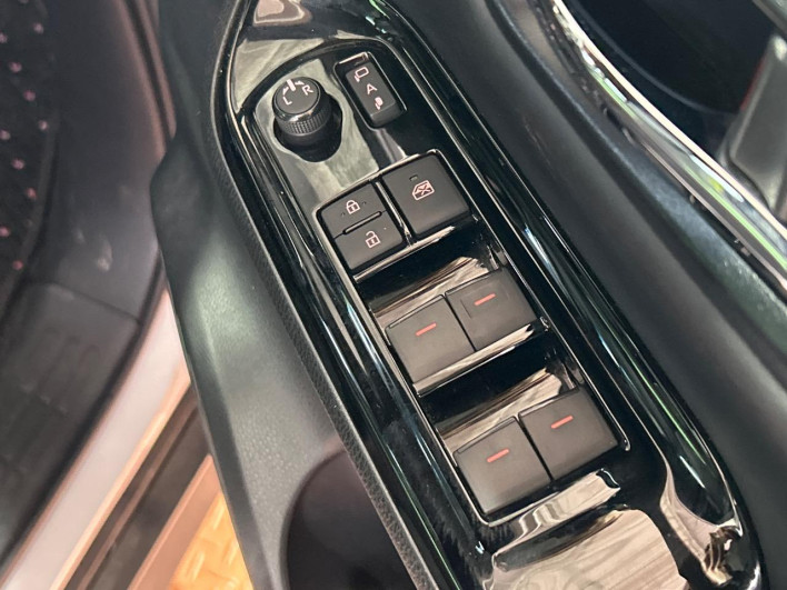 2020 Toyota Voxy 3BA-ZRR80W (UW-69ef590679be8)[4]