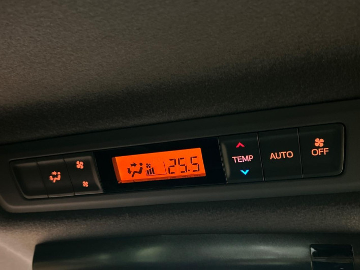 2020 Toyota Voxy 3BA-ZRR80W (UW-69ef590679be8)[25]