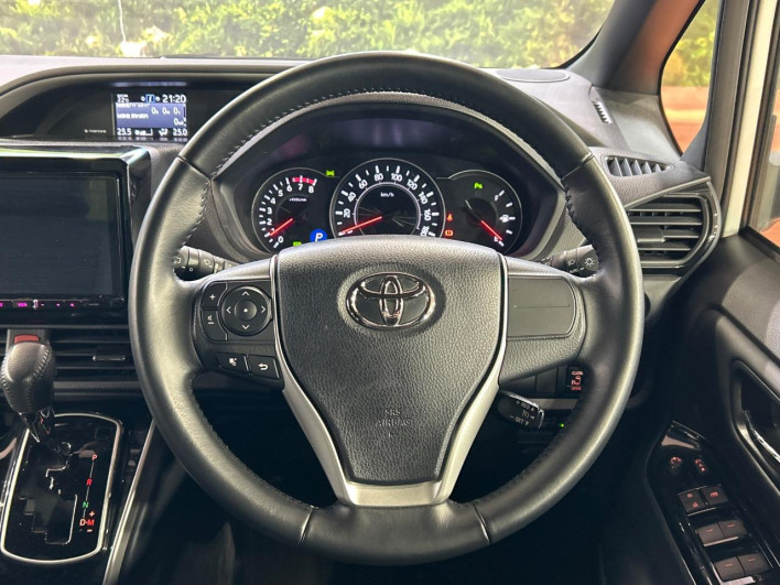 2020 Toyota Voxy 3BA-ZRR80W (UW-69ef590679be8)[24]