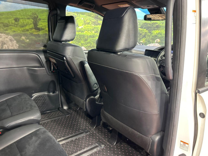 2020 Toyota Voxy 3BA-ZRR80W (UW-69ef590679be8)[22]