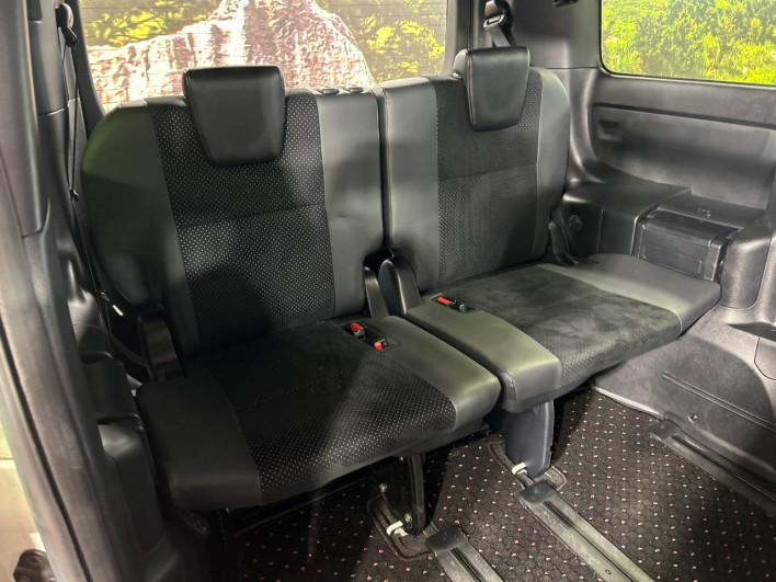 2020 Toyota Voxy 3BA-ZRR80W (UW-69ef590679be8)[21]