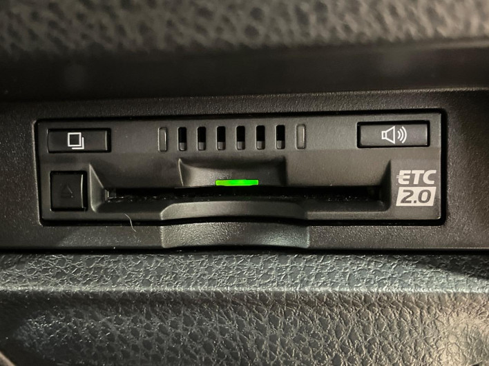 2021 Toyota Noah 3BA-ZRR80W (UW-69ef59080f9ba)[25]