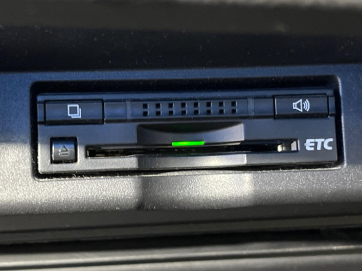 2014 Toyota Harrier DBA-ZSU60W (UW-69ef59082c4c4)[26]