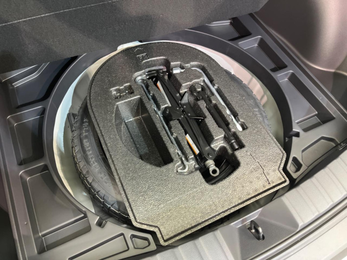 2026 Toyota Corolla Cross 6AA-ZVG13 (UW-69ef590b9222d)[8]