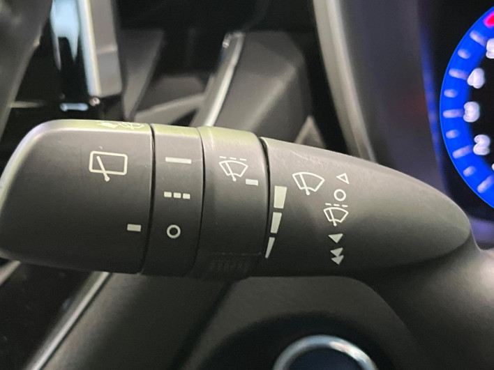 2021 Toyota Corolla Cross 6AA-ZVG15 (UW-69ef590bc864a)[18]