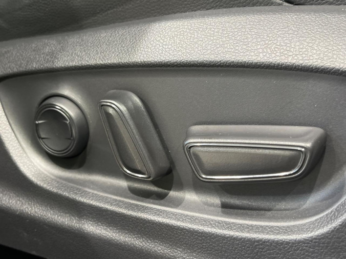 2021 Toyota Corolla Cross 6AA-ZVG15 (UW-69ef590bc864a)[25]