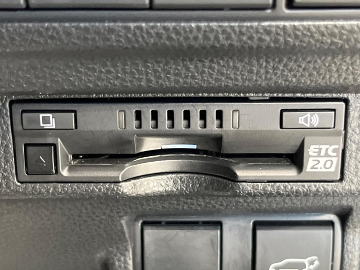 2021 Toyota Corolla Cross 6AA-ZVG15 (UW-69ef590bc864a)[23]