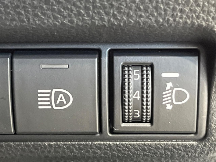 2021 Toyota Corolla Cross 6AA-ZVG15 (UW-69ef590bc864a)[22]