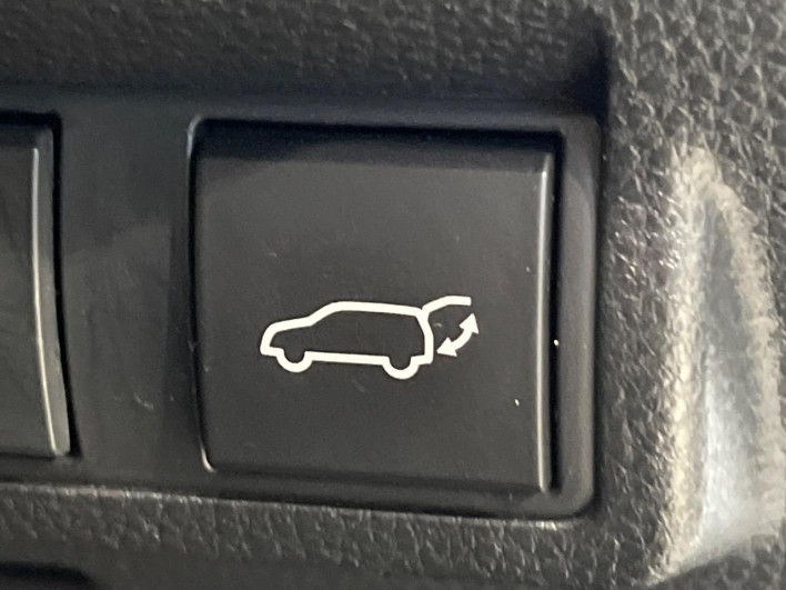 2021 Toyota Corolla Cross 6AA-ZVG15 (UW-69ef590bc864a)[24]