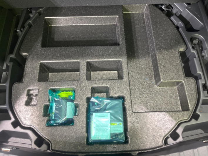 2025 Toyota Corolla Cross 6AA-ZVG16 (UW-69ef590c08ac4)[27]