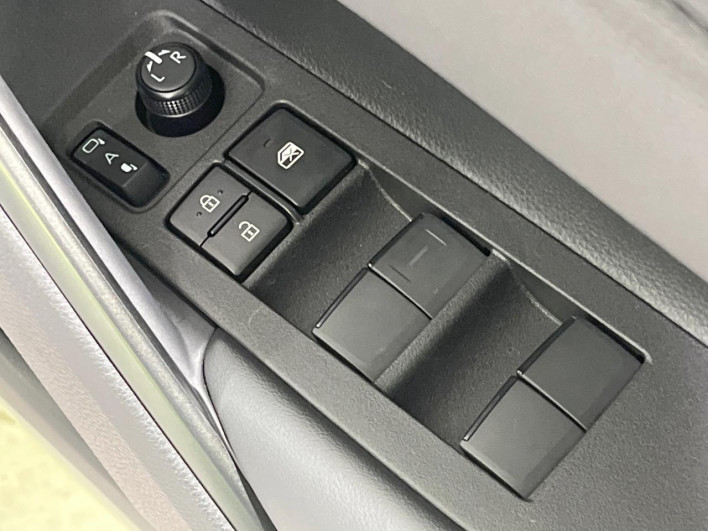 2025 Toyota Corolla Cross 6AA-ZVG16 (UW-69ef590c08ac4)[15]