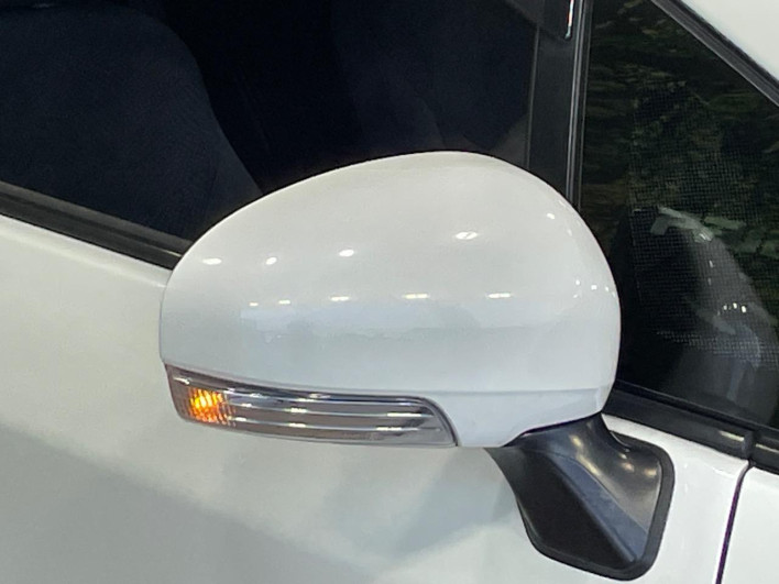 2015 Toyota Prius DAA-ZVW30 (UW-69ef590c2007c)[22]