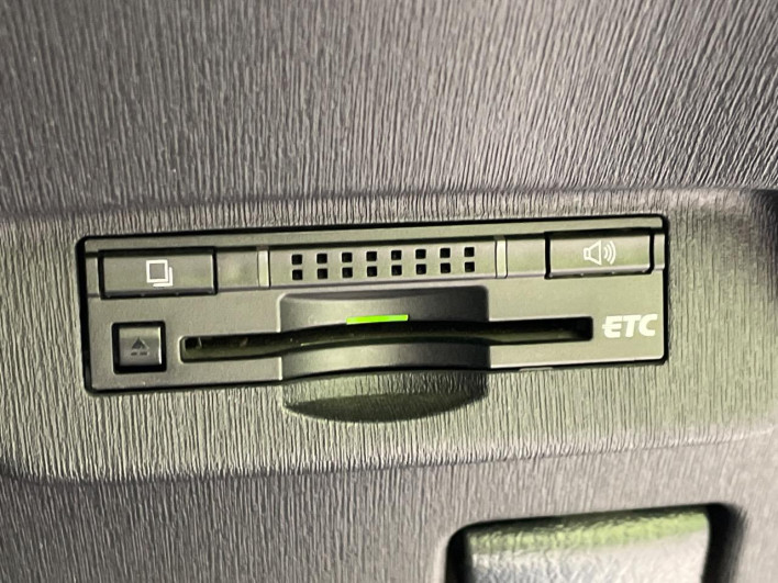 2015 Toyota Prius DAA-ZVW30 (UW-69ef590c2007c)[18]
