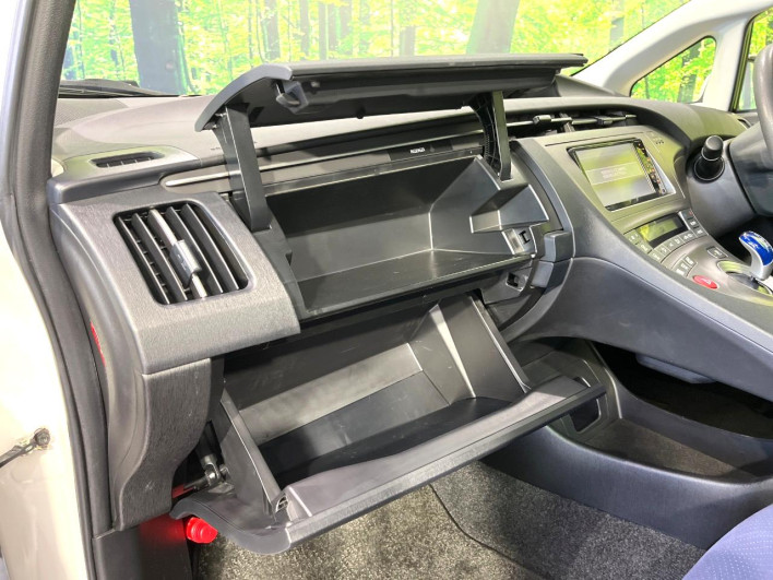 2012 Toyota Prius DAA-ZVW30 (UW-69ef590dc2aa2)[17]