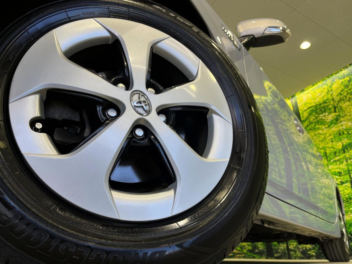 2013 Toyota Prius DAA-ZVW30 (UW-69ef590e0a6c3)[14]