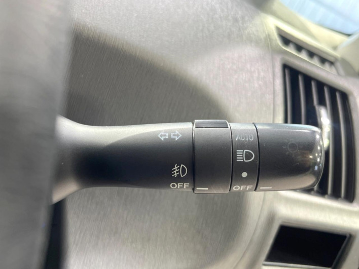 2013 Toyota Prius α DAA-ZVW41W (UW-69ef590e408b1)[18]