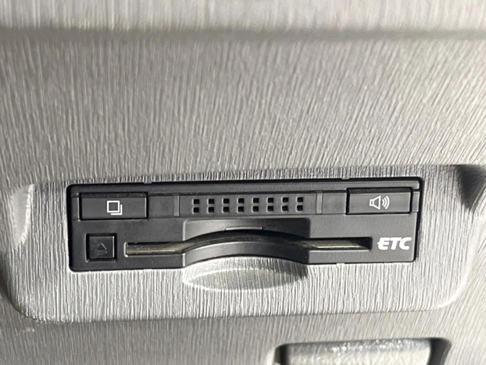 2013 Toyota Prius α DAA-ZVW41W (UW-69ef590e408b1)[9]