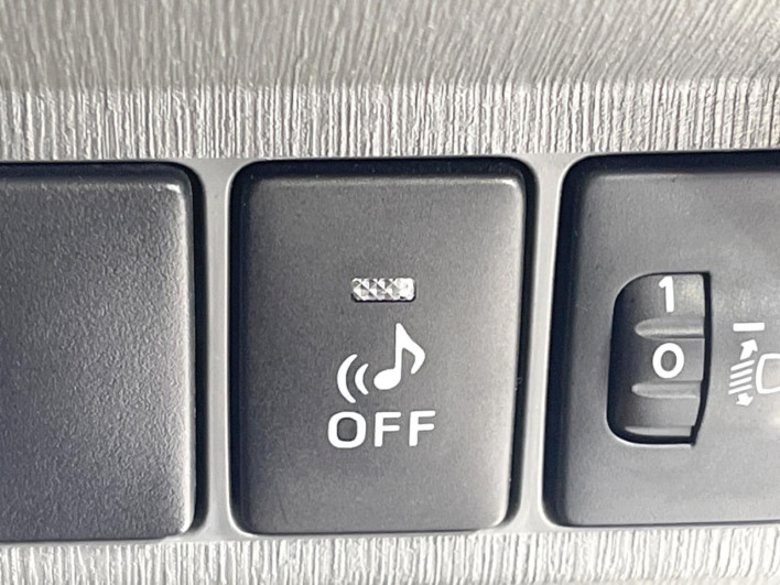 2013 Toyota Prius α DAA-ZVW41W (UW-69ef590e408b1)[8]