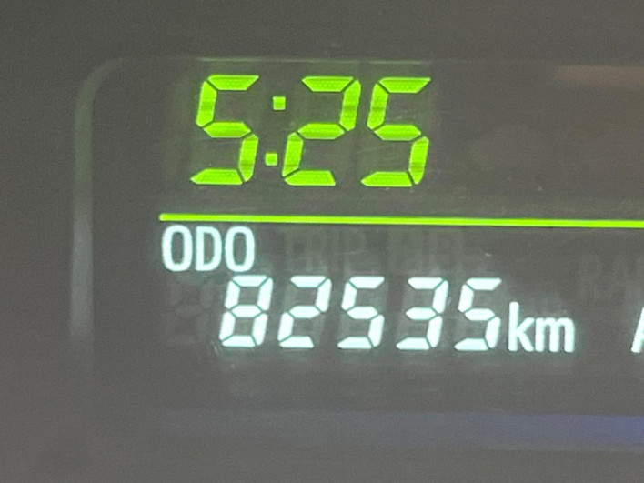 2013 Toyota Prius α DAA-ZVW41W (UW-69ef590e408b1)[2]