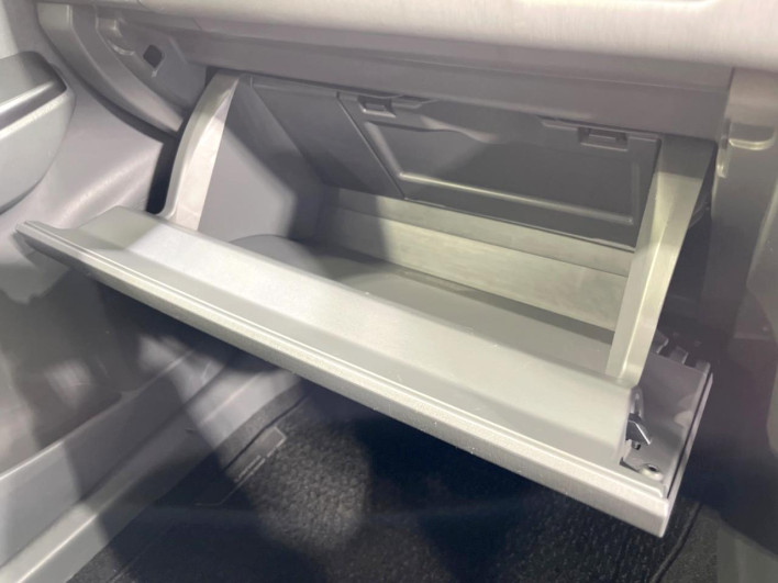 2013 Toyota Prius α DAA-ZVW41W (UW-69ef590e408b1)[29]